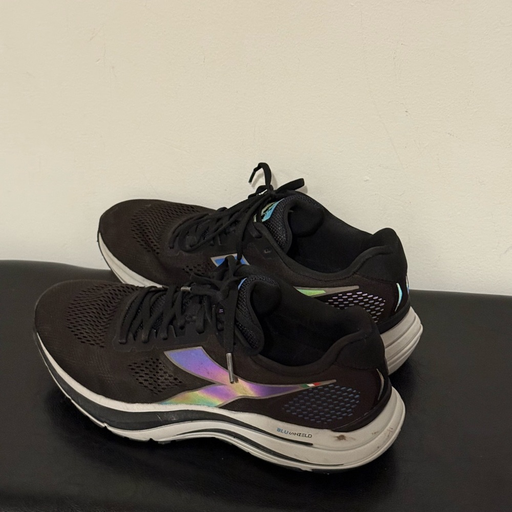 Diadora mythos blushield vortice hip running shoes